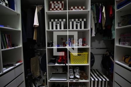 Apartamento à venda com 57m², 2 quartos e 1 vagaCloset do quarto 2