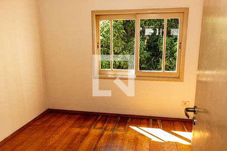 Suíte de casa de condomínio para alugar com 3 quartos, 150m² em Socorro, São Paulo