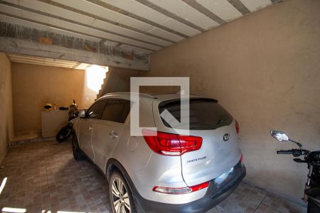 Casa à venda com 600m², 3 quartos e 2 vagas Casa à venda com 600m², 3 quartos e 2 vagasGaragem