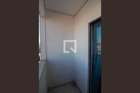 Casa à venda com 600m², 3 quartos e 2 vagas Casa à venda com 600m², 3 quartos e 2 vagasQuarto 3 / Varanda