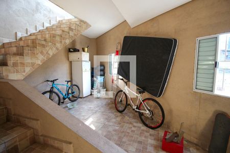 Casa à venda com 600m², 3 quartos e 2 vagas Casa à venda com 600m², 3 quartos e 2 vagasÁrea