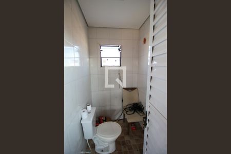 Casa à venda com 600m², 3 quartos e 2 vagas Casa à venda com 600m², 3 quartos e 2 vagasBanheiro de serviço