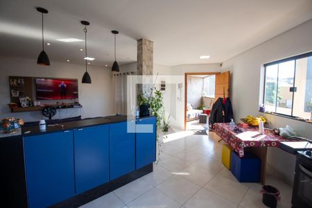 Casa à venda com 600m², 3 quartos e 2 vagas Casa à venda com 600m², 3 quartos e 2 vagasCozinha