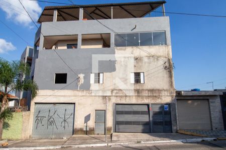 Casa à venda com 600m², 3 quartos e 2 vagas Casa à venda com 600m², 3 quartos e 2 vagasFachada