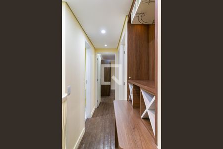 Corredor de apartamento para alugar com 2 quartos, 68m² em Jardim Parque Morumbi, São Paulo