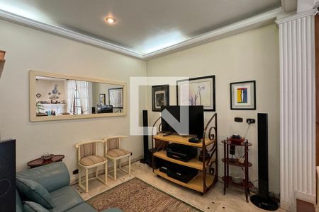 Casa de condomínio à venda com 400m², 5 quartos e 4 vagasSala de TV