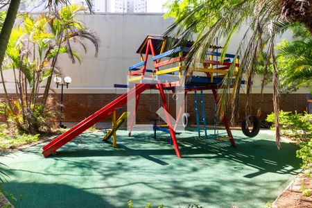 Apartamento à venda com 72m², 3 quartos e 1 vaga Apartamento à venda com 72m², 3 quartos e 1 vagaÁrea comum - Playground