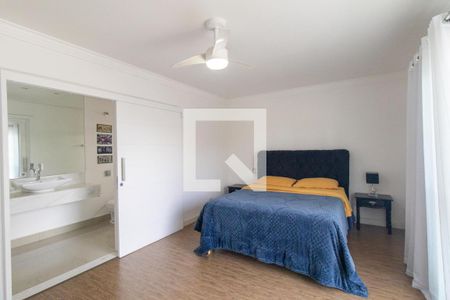 Quarto 1 Suíte de casa para alugar com 3 quartos, 200m² em Novo Mundo, Curitiba