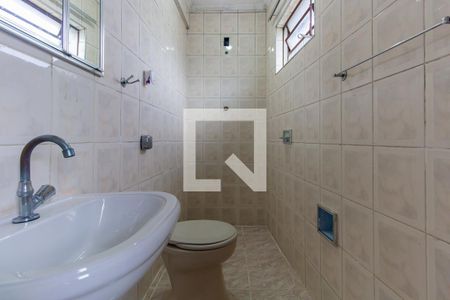 Banheiro de casa para alugar com 1 quarto, 70m² em Vila Portuguesa, São Paulo