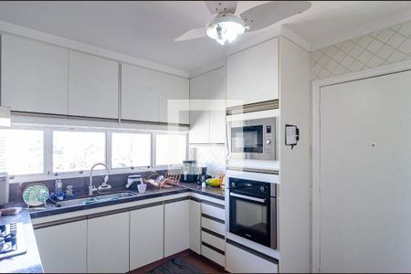 Apartamento à venda com 230m², 5 quartos e 3 vagasCozinha