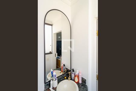 Apartamento à venda com 230m², 5 quartos e 3 vagasBanheiro da Suíte 2