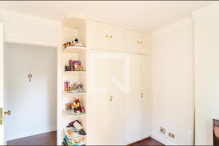 Apartamento à venda com 230m², 5 quartos e 3 vagasQuarto 2