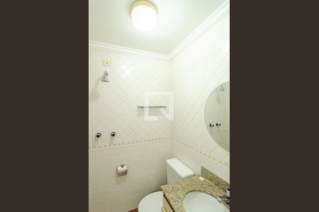 Apartamento à venda com 230m², 5 quartos e 3 vagasBanheiro de Serviço