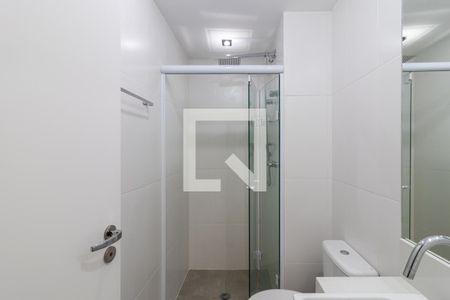 Banheiro de kitnet/studio para alugar com 1 quarto, 28m² em Indianópolis, São Paulo