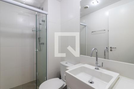 Banheiro de kitnet/studio para alugar com 1 quarto, 28m² em Indianópolis, São Paulo