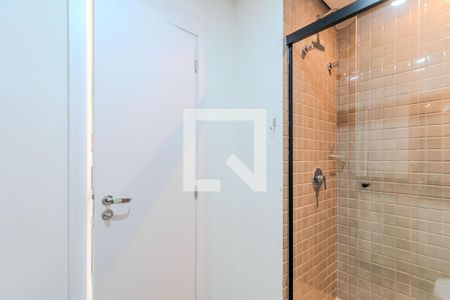 Banheiro de kitnet/studio à venda com 1 quarto, 30m² em Centro Histórico, Porto Alegre