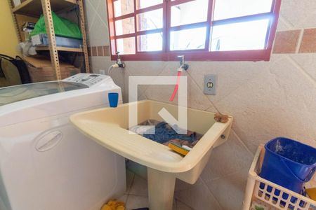 Casa à venda com 500m², 4 quartos e 5 vagas Casa à venda com 500m², 4 quartos e 5 vagasLavanderia 3