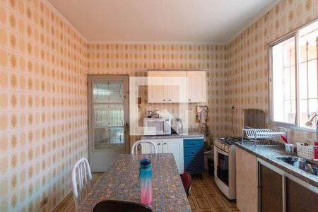 Casa à venda com 500m², 4 quartos e 5 vagas Casa à venda com 500m², 4 quartos e 5 vagasCozinha 2