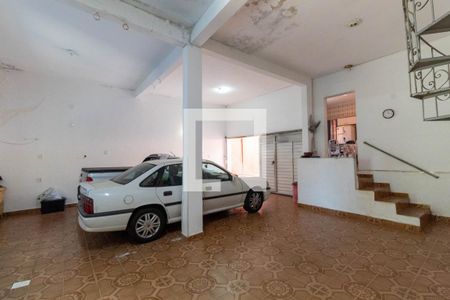 Casa à venda com 500m², 4 quartos e 5 vagas Casa à venda com 500m², 4 quartos e 5 vagasGaragem