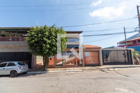 Casa à venda com 500m², 4 quartos e 5 vagas Casa à venda com 500m², 4 quartos e 5 vagasFachada