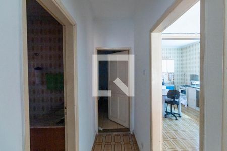 Casa à venda com 500m², 4 quartos e 5 vagas Casa à venda com 500m², 4 quartos e 5 vagasBanheiro Corredor