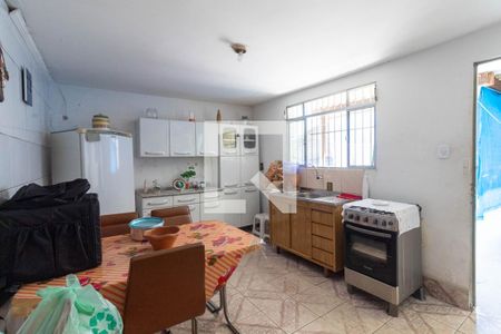 Casa à venda com 500m², 4 quartos e 5 vagas Casa à venda com 500m², 4 quartos e 5 vagasCozinha 3