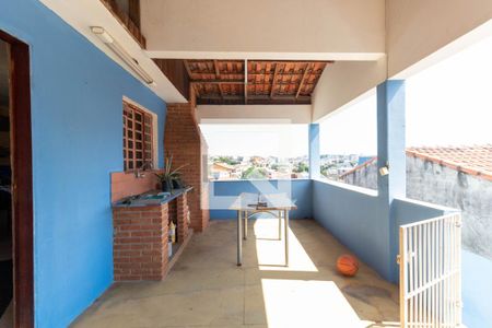 Casa à venda com 500m², 4 quartos e 5 vagas Casa à venda com 500m², 4 quartos e 5 vagasSalão de Festas
