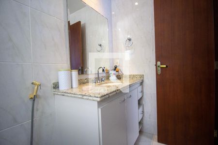 Casa de condomínio à venda com 300m², 4 quartos e 3 vagasBanheiro da Suíte 3