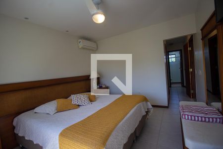 Casa de condomínio à venda com 300m², 4 quartos e 3 vagasSuíte 1