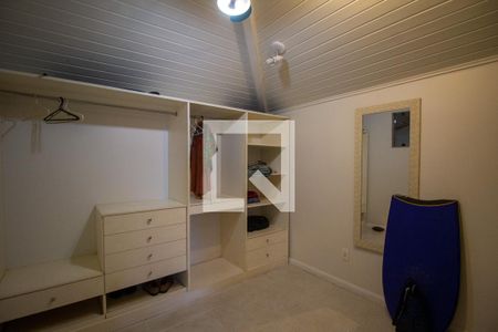Casa de condomínio à venda com 300m², 4 quartos e 3 vagasCloset da Suíte 4
