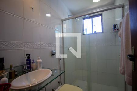 Casa de condomínio à venda com 300m², 4 quartos e 3 vagasBanheiro da Suíte 1