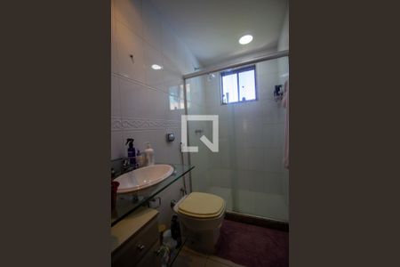 Casa de condomínio à venda com 300m², 4 quartos e 3 vagasBanheiro da Suíte 1