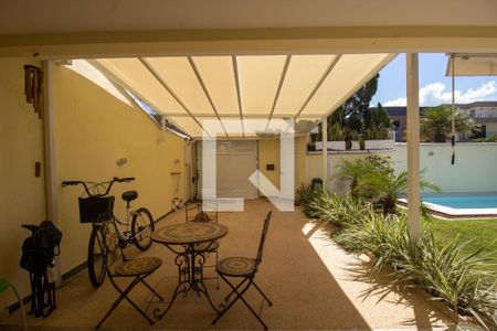 Casa de condomínio à venda com 300m², 4 quartos e 3 vagasGaragem