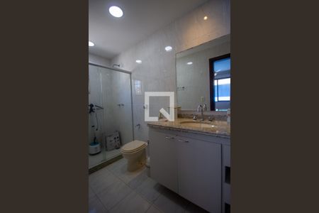 Casa de condomínio à venda com 300m², 4 quartos e 3 vagasBanheiro da Suíte 3