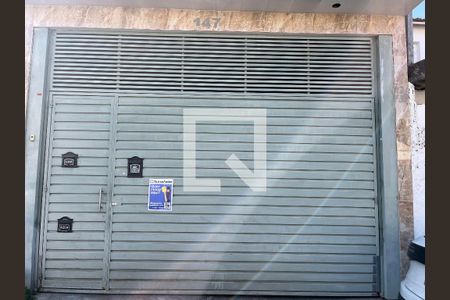 Casa à venda com 200m², 3 quartos e 6 vagasFachada