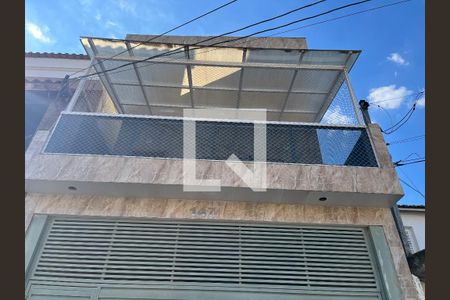 Casa à venda com 200m², 3 quartos e 6 vagasFachada