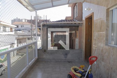 Sacada de casa à venda com 3 quartos, 200m² em Parque Imperial, São Paulo