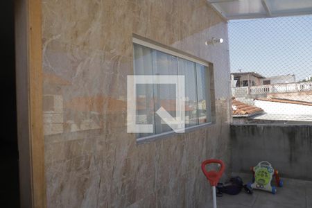 Sacada de casa à venda com 3 quartos, 200m² em Parque Imperial, São Paulo