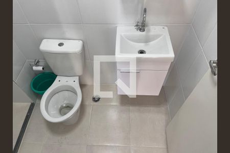 Banheiro de apartamento para alugar com 1 quarto, 24m² em Água Branca, São Paulo