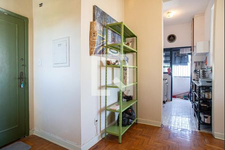 Corredor de entrada de apartamento para alugar com 1 quarto, 60m² em Consolação, São Paulo