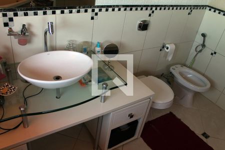 Casa à venda com 394m², 6 quartos e 2 vagas Casa à venda com 394m², 6 quartos e 2 vagasBanheiro