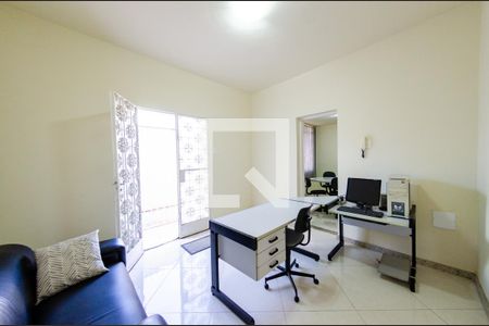 Sala de casa para alugar com 3 quartos, 300m² em Carlos Prates, Belo Horizonte
