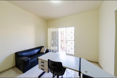 Sala de casa para alugar com 3 quartos, 400m² em Carlos Prates, Belo Horizonte