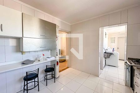 Apartamento para alugar com 126m², 3 quartos e 2 vagas Apartamento para alugar com 126m², 3 quartos e 2 vagasCozinha