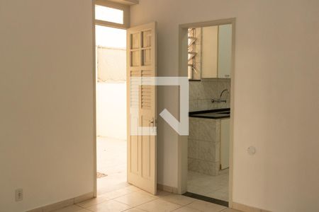 Apartamento para alugar com 98m², 4 quartos e sem vaga Apartamento para alugar com 98m², 4 quartos e sem vagaSala