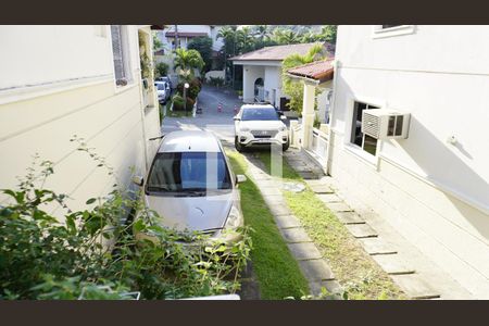 Casa de condomínio à venda com 155m², 4 quartos e 2 vagasEstacionamento / 3 Carros