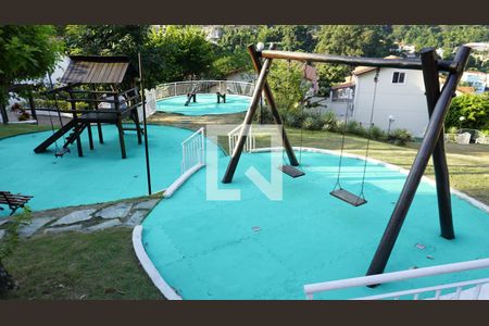 Casa de condomínio à venda com 155m², 4 quartos e 2 vagasÁrea comum - Playground