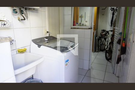 Casa de condomínio à venda com 155m², 4 quartos e 2 vagasArea de Serviço
