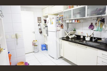 Casa de condomínio à venda com 155m², 4 quartos e 2 vagasCozinha