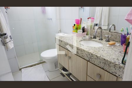 Casa de condomínio à venda com 155m², 4 quartos e 2 vagasbanheiro - Quarto 1 - Suite